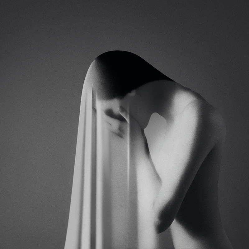 Noell Oszvald诗意唯美的黑白人物摄影作品