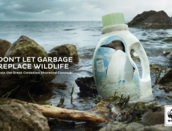 不要让垃圾取代野生动物:WWF加拿大海岸线清理平面创意广告