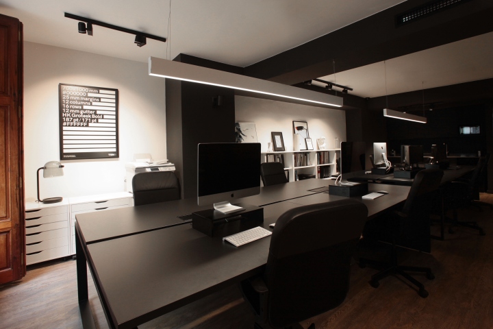 极简的黑白组合：西班牙设计工作室VXLAB办公空间设计